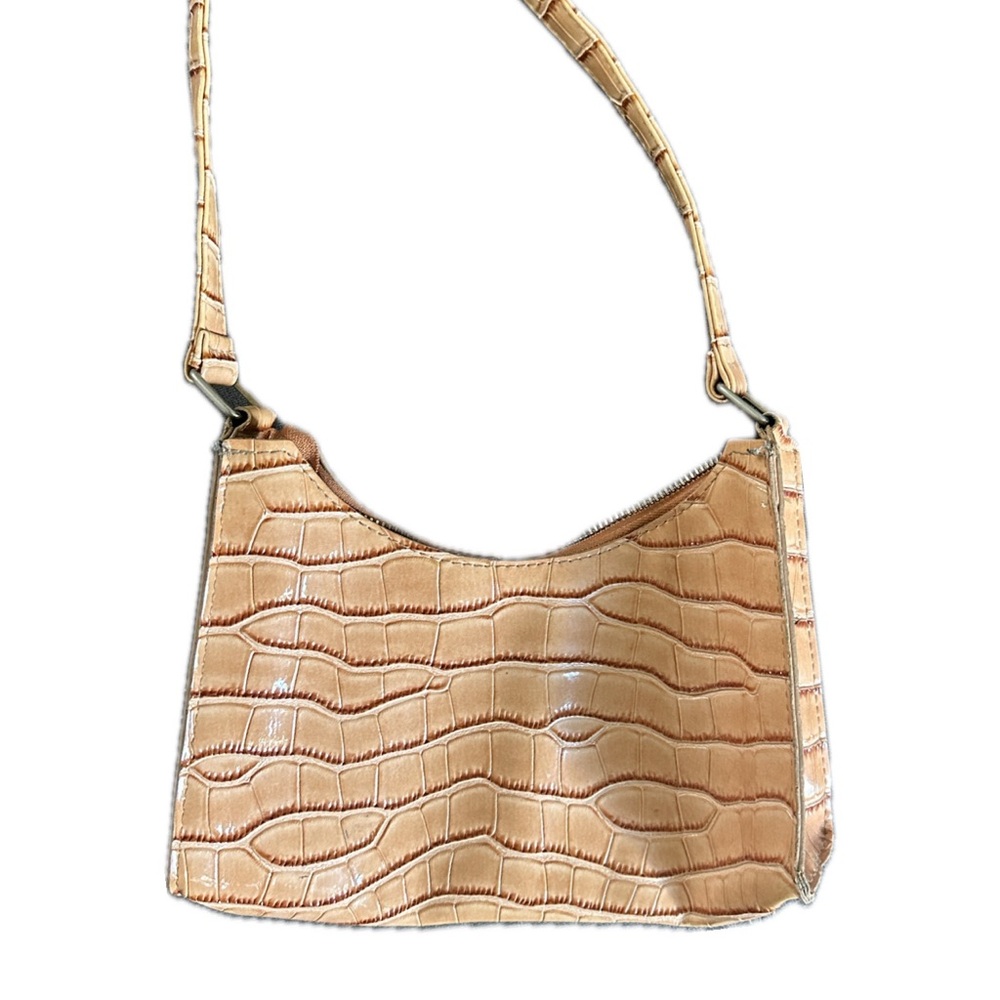 4 purses for sale forgot from where , great condition